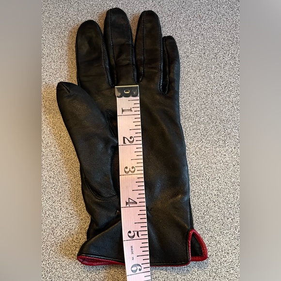 Black Leather & Suede Gloves With Red Piping - Picture 9 of 11